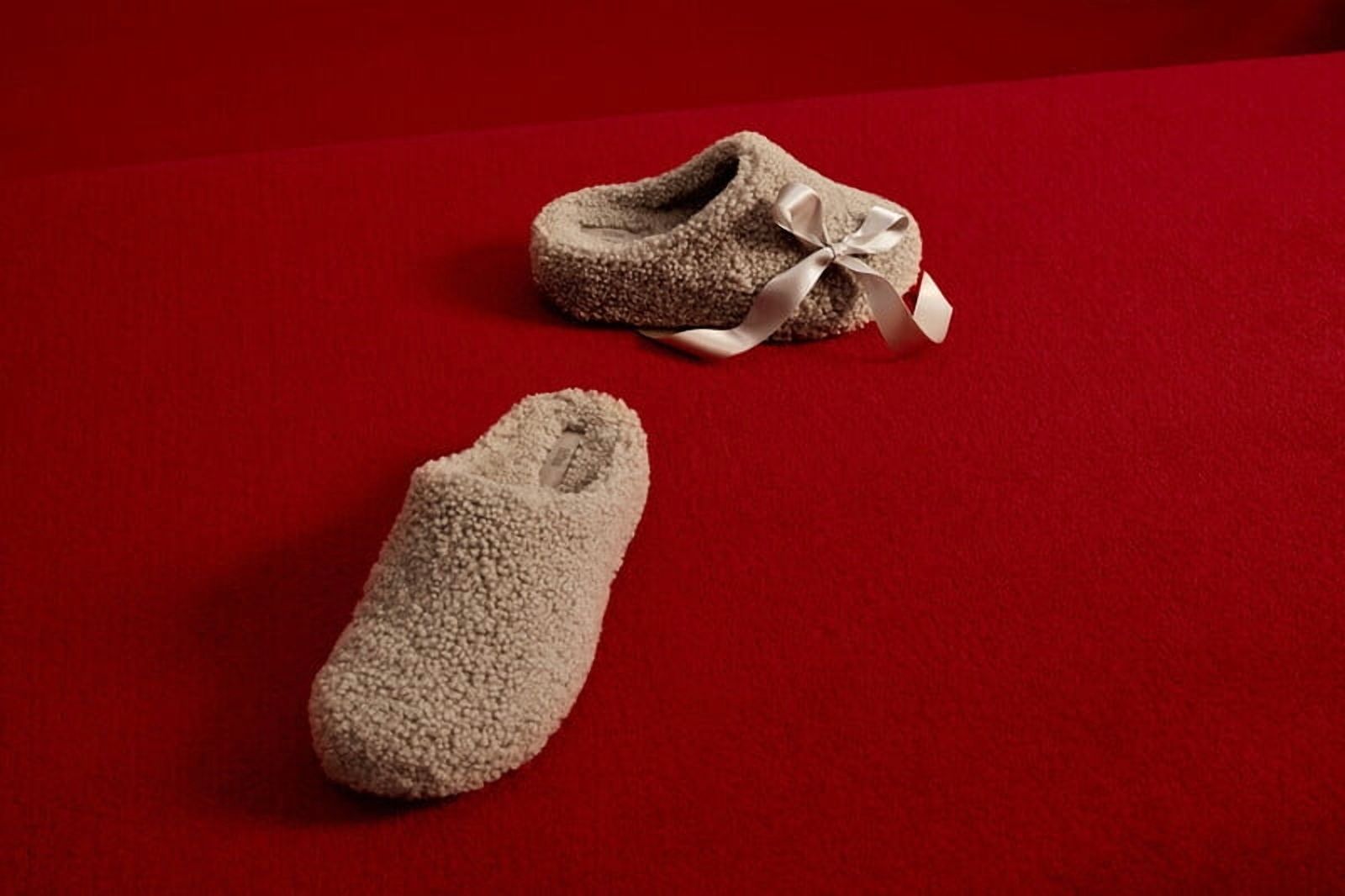 Fitflop Women's Shuv Curly Shearling Clogs