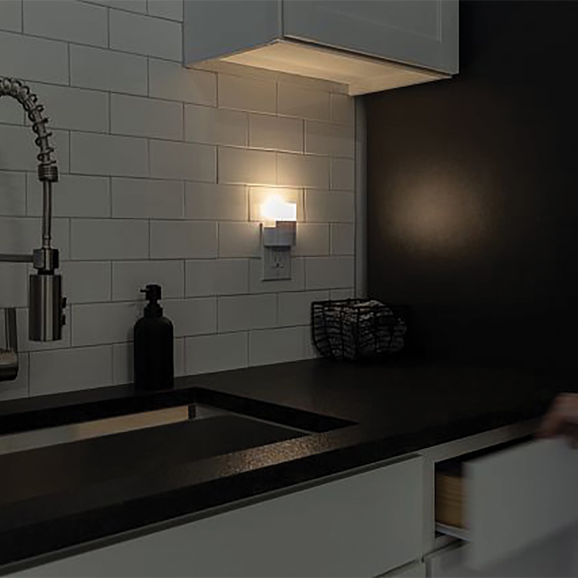 2 Pack GE 12201 Ultrabrite Motion-Activated LED Night-Light