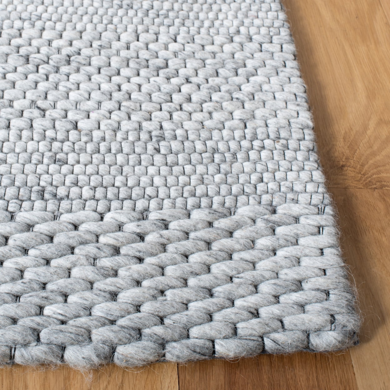 SAFAVIEH Marbella Cassarah Striped Area Rug, Silver/Grey, 6' x 9'