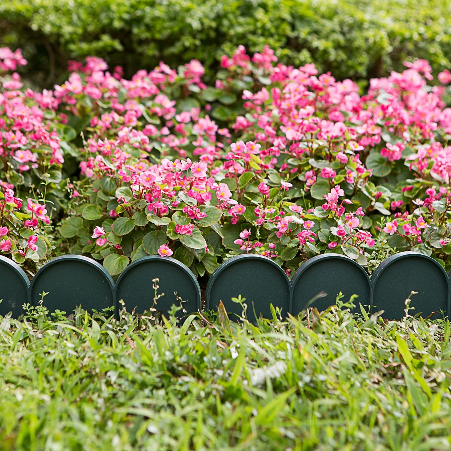 Garden Border Edging in Half Round (Semicircle) Arched Design - 30pcs Green Yard Landscaping Fence Liner Lawn Edge Barrier - 40ft. Kit of Decorative Lawn Landscape Panels Elements
