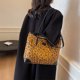 thumbnail image 4 of Bolso Mano Informal para Mujer Compras Retro Ante Sintético Gran Capacidad, 4 of 9