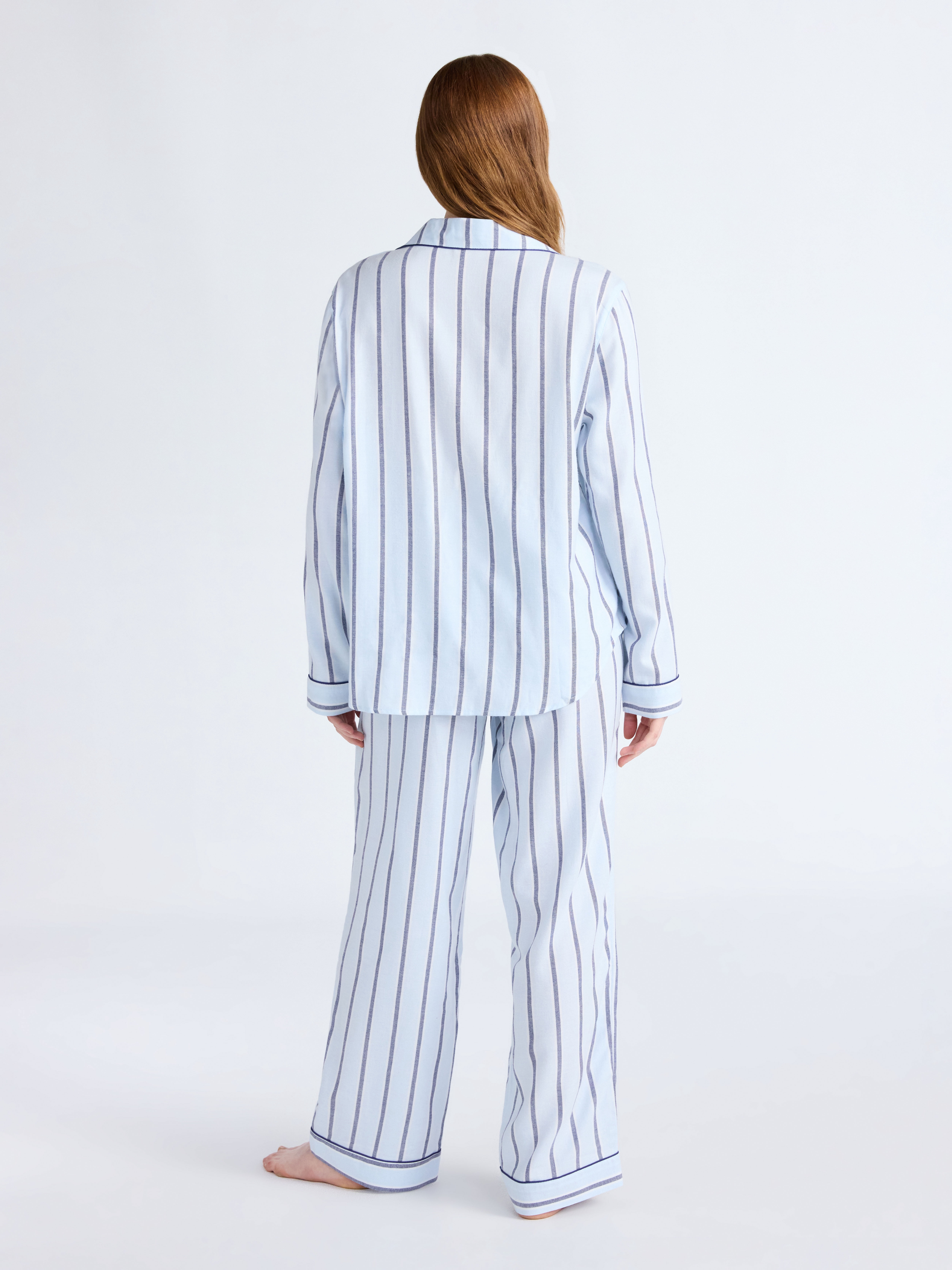 Joyspun Women's Long Sleeve Flannel Sleep Top and Pants Pajama Set, 2-Piece, Sizes XS-3X