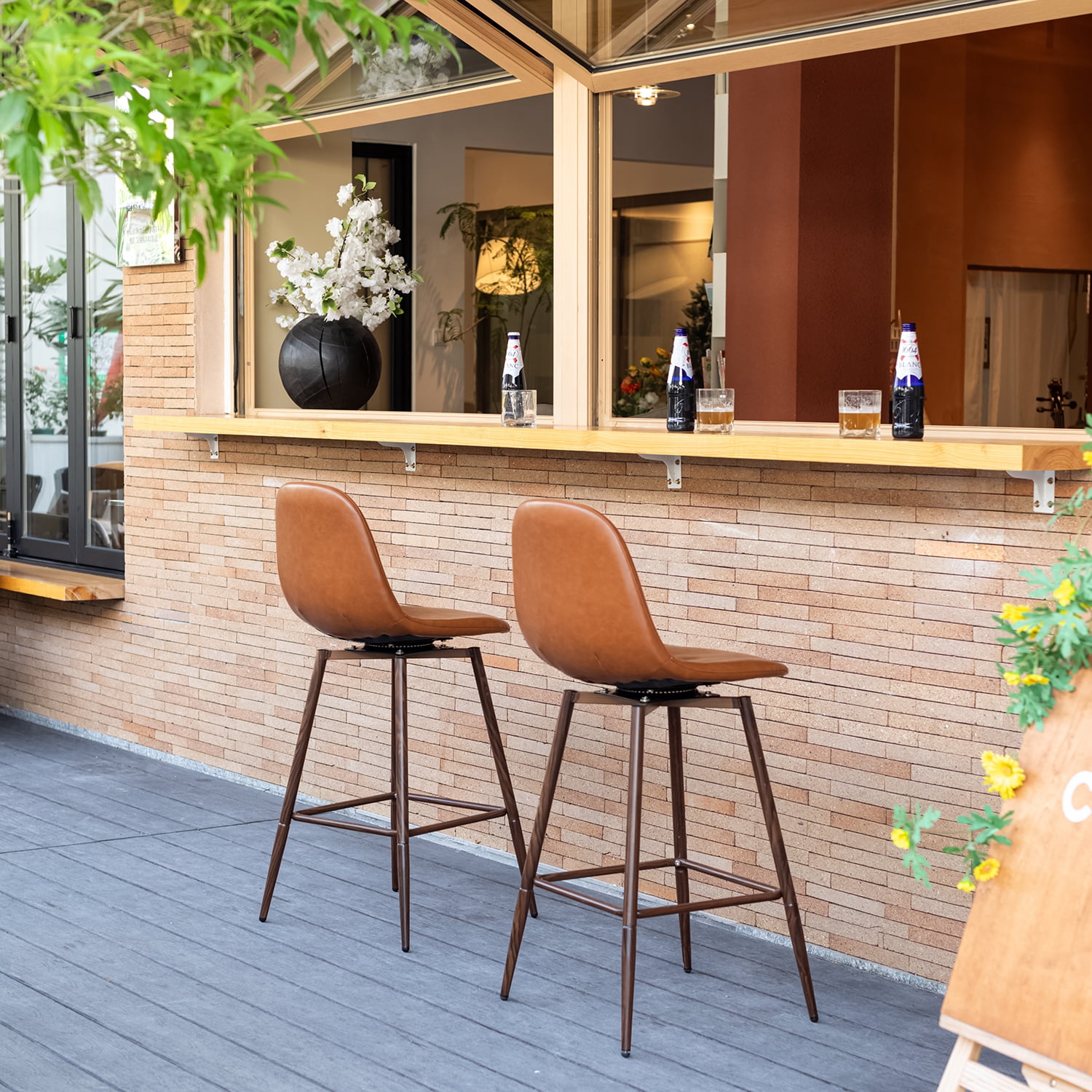 Lot de 2 tabourets de bar pivotants d'extérieur Homy Casa, design moderne du milieu du siècle, sièges rembourrés en cuir synthétique pour jardin et terrasse, cognac