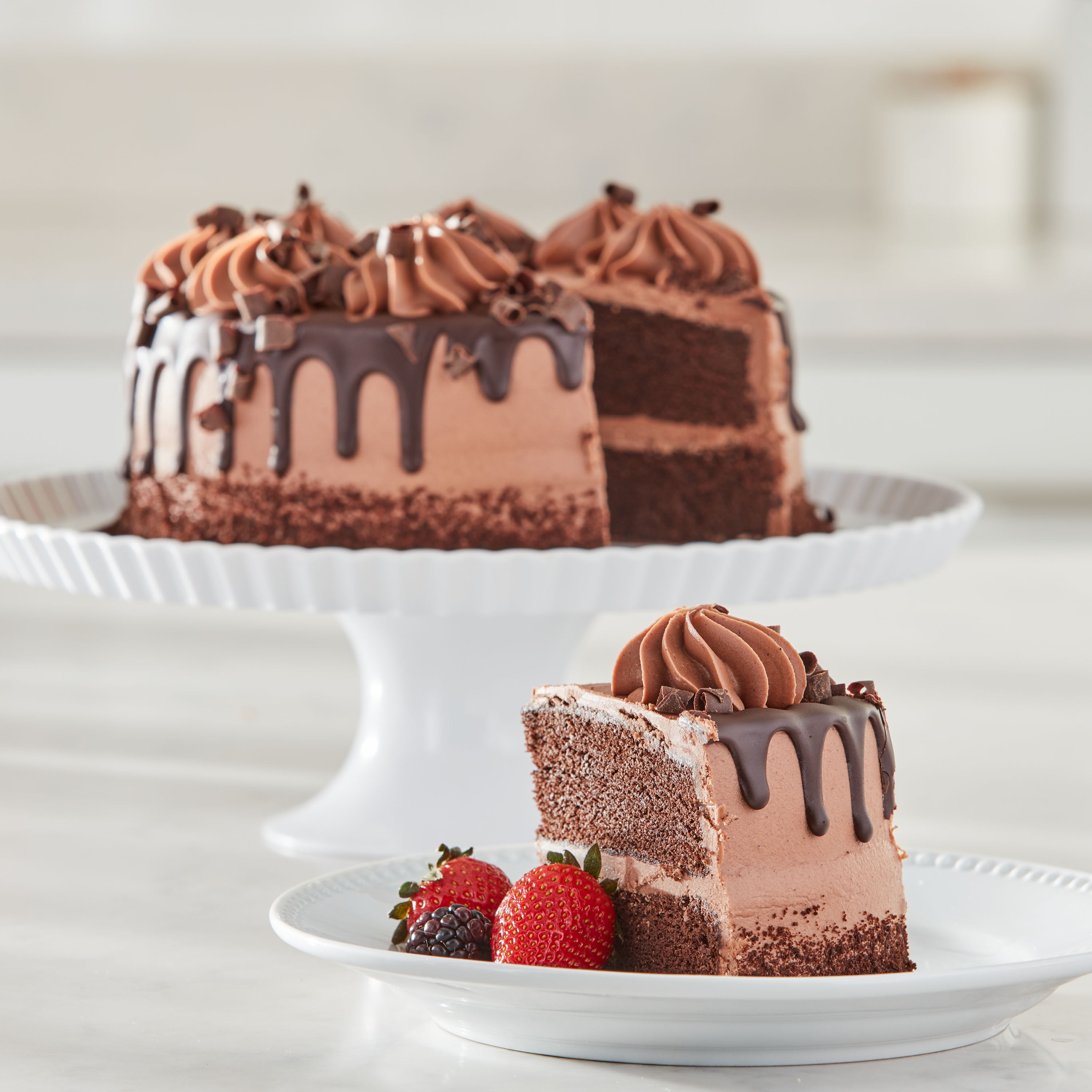 Freshness Guaranteed 7-Inch Chocolate Cake, 37 oz (Regular, Tray, Refrigerated)