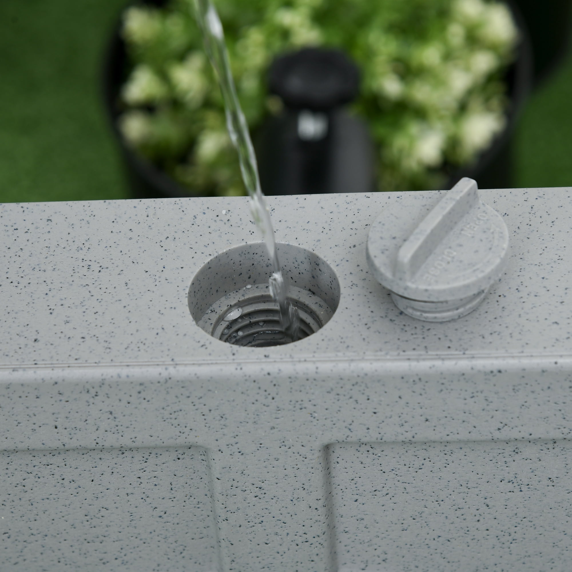 Outsunny Patio Umbrella Base with Wheels, Water or Sand Filled, Gray