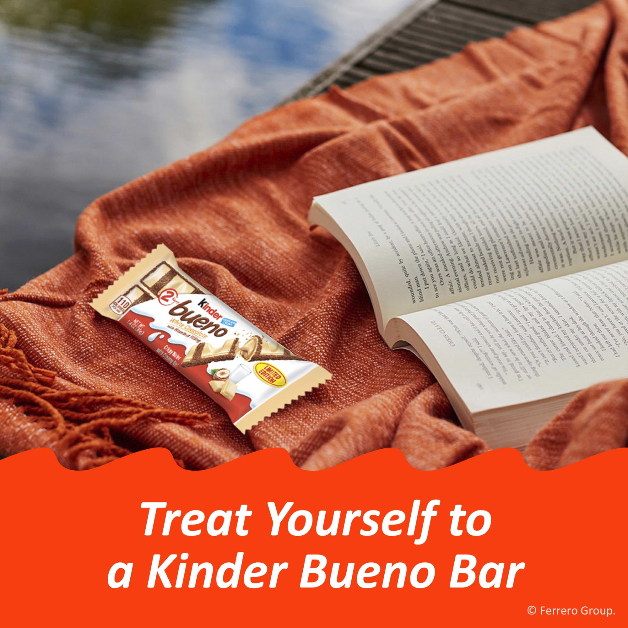 Kinder Bueno White Chocolate Bar with Crispy Wafer and Hazelnut