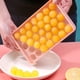 thumbnail image 4 of Caja de hielo de 33 pozo con tapa bandeja de hielo de bola molde de cubo de hielo de plástico molde de bola de hielo de refrigerador caja de hielo redonda molde de hielo caja de hielo S/L/XL, 4 of 4