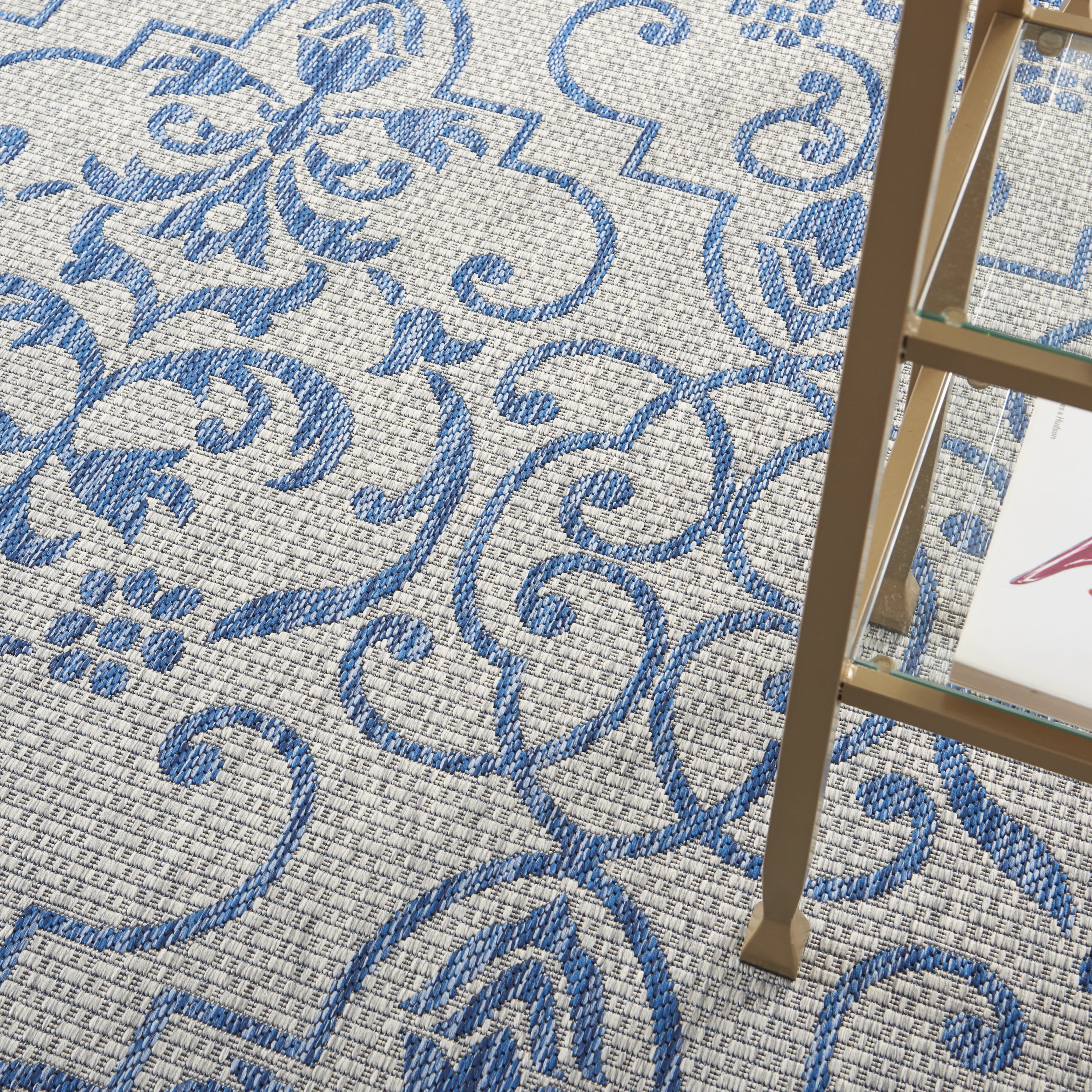 Nourison Garden Party Indoor/Outdoor Transitional Damask Ivory/Blue 7' x 10' Area Rug, (7' x 10')