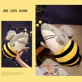 thumbnail image 4 of Juguete de peluche, juguete de peluche de tiburón abeja Juguete de peluche de tiburón abeja Características principales de la clase de animal de peluche, 4 of 11