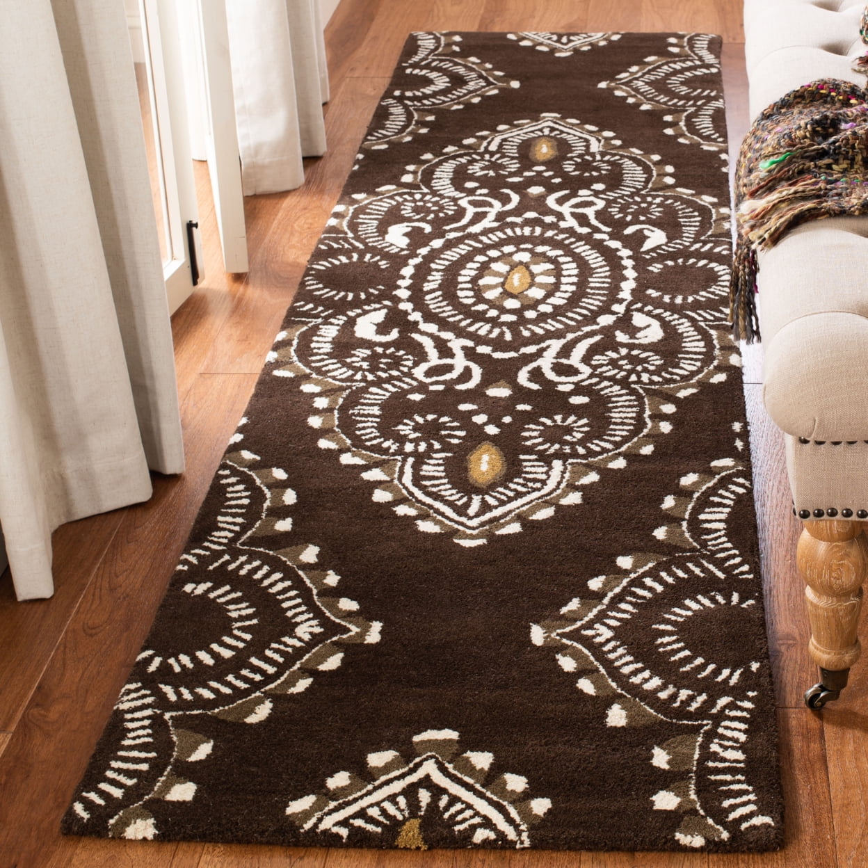 SAFAVIEH Wyndham Pompeii Damask Wool Area Rug, Brown/Ivory, 7' x 7' Square