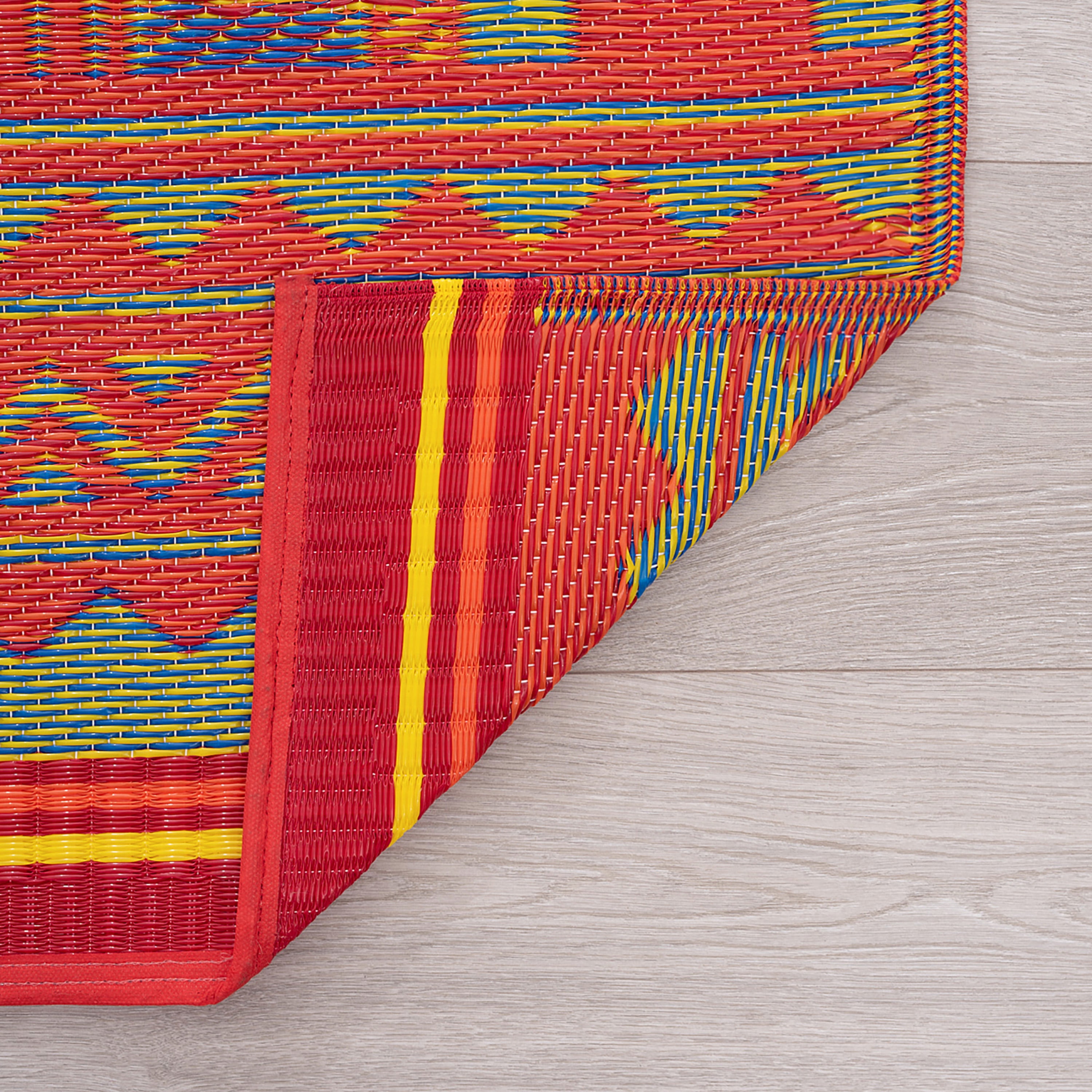 4x6 Reversible Multicolor Polypropylene Outdoor Geometric Area Rug