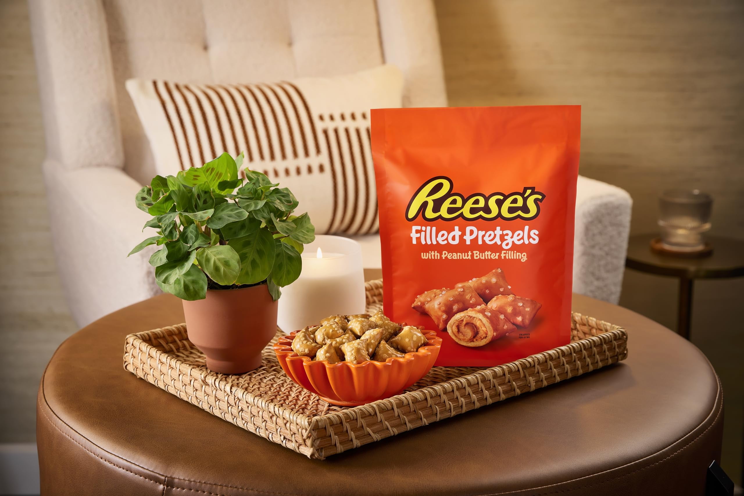 Reese's pretzels ❁ リーシーズ　ナゲット　ピーナッツ　リーセス Amazon.com: REESES PRZTL DIPPED PEG,4.25 Ounce (Pack of 12