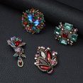 thumbnail image 3 of Broche de perlas con solapa cuadrada y diamantes de imitación, accesorio de cristal para decoración de disfraces, 3 of 7