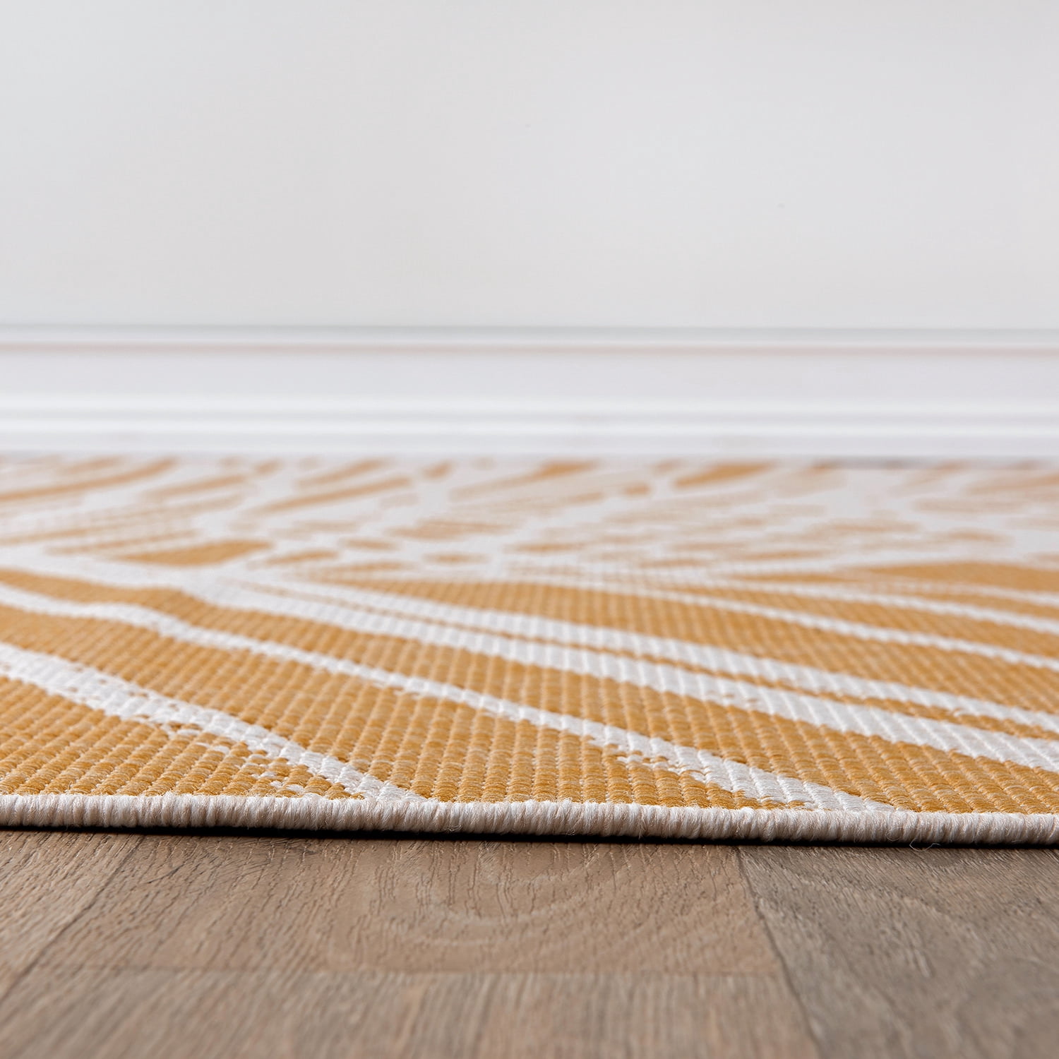 World Rug Gallery Contemporary Nature Inspired Tropical Leaves Reversible Indoor/Outdoor Area Rug - Yellow 5'x7'