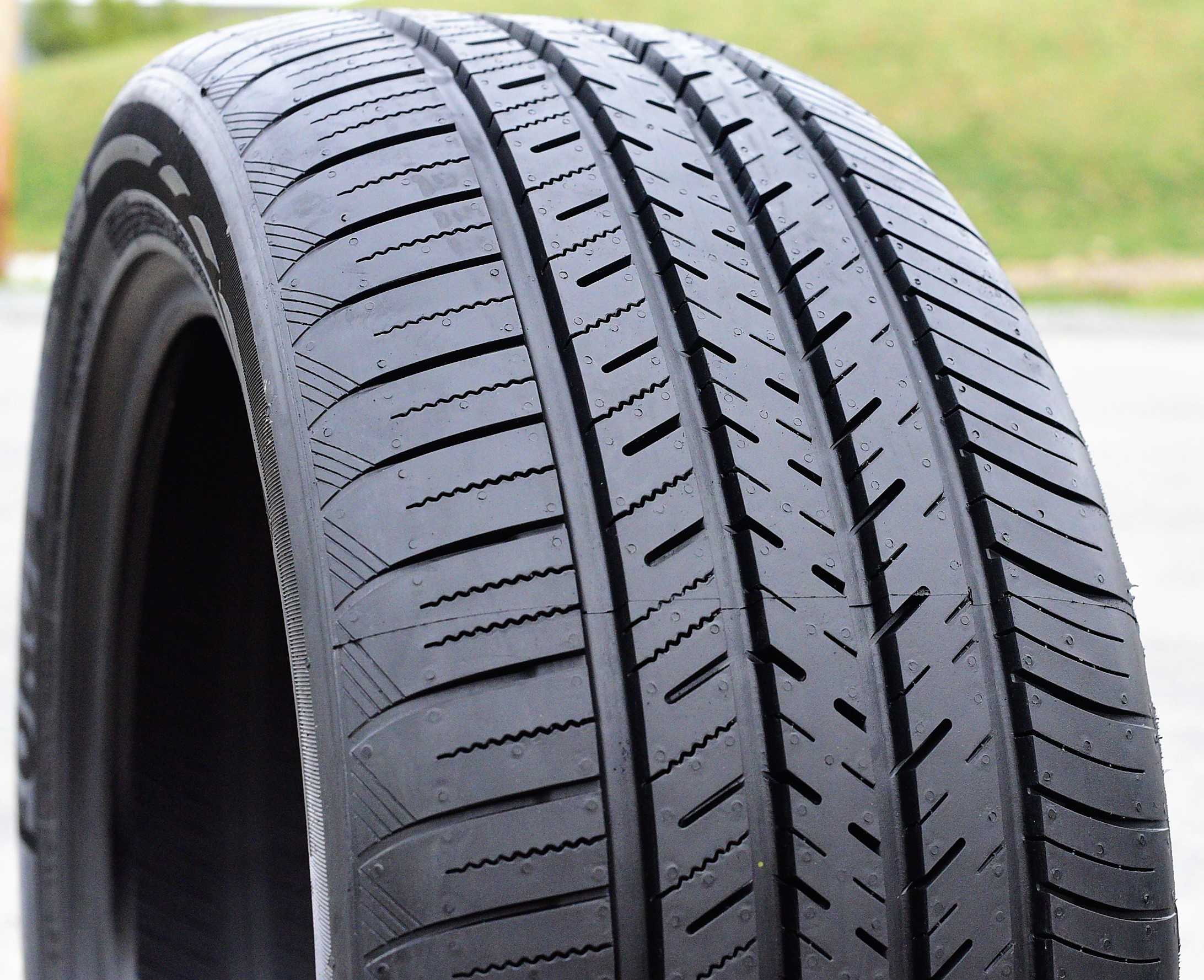 Atlas Tire Force UHP 215/35R18 XL – High Performance All-Season Tire (84W Load Index)
