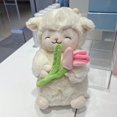 thumbnail image 5 of Oveja blanca de peluche, suave y tierna, ideal como regalo de cumpleaños o Navidad para niñas, 26 cm (10,24 pulgadas), ideal para decorar el hogar y la oficina., 5 of 5