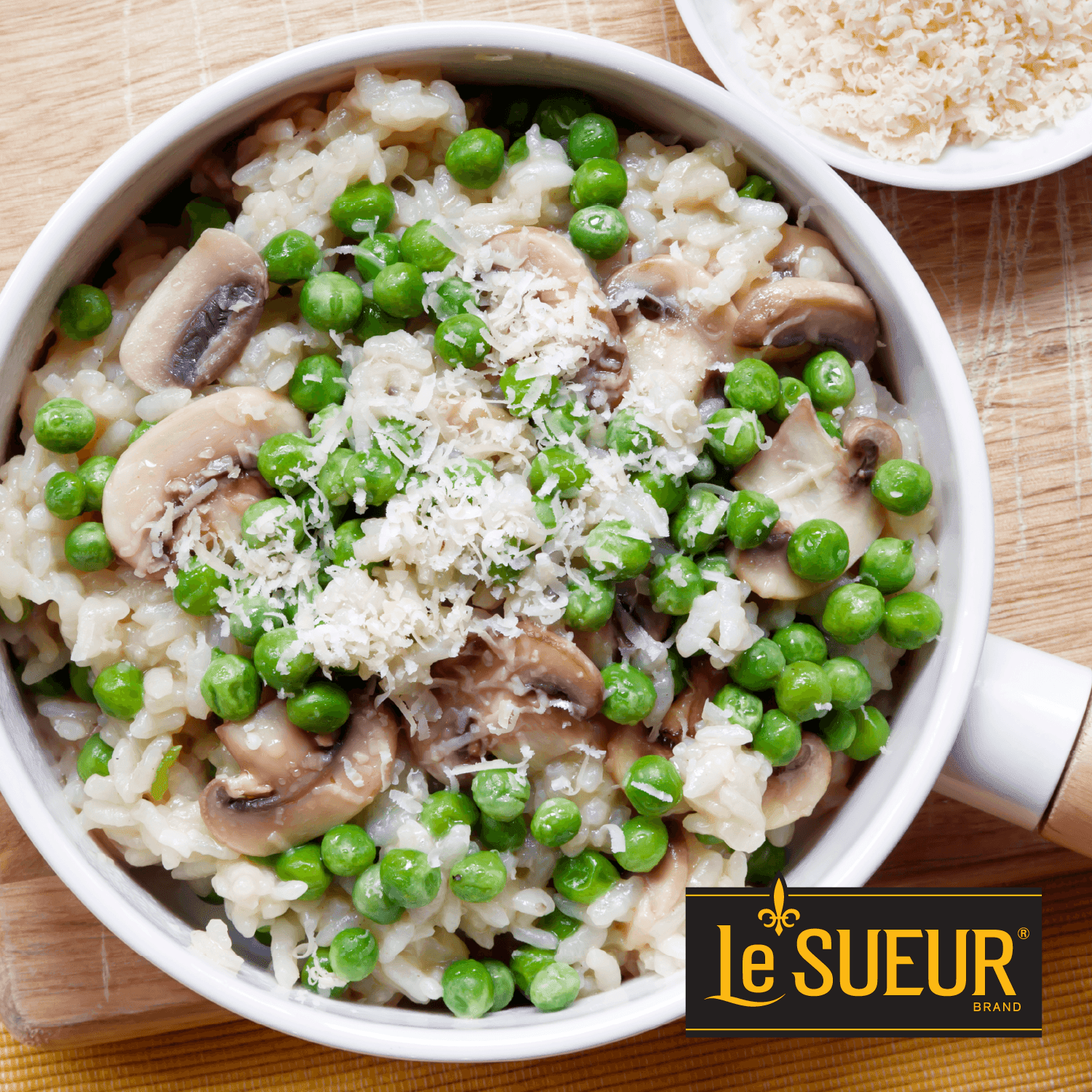 Le Sueur Very Young Small Sweet Peas, 50% Less Sodium, Whole Peas 15 oz Can (Pack of 6)