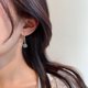 thumbnail image 4 of Pendientes con flecos, cubos geométricos y cristales para chicas adolescentes, pendientes minimalistas de piercing, pendientes de moda, 4 of 8
