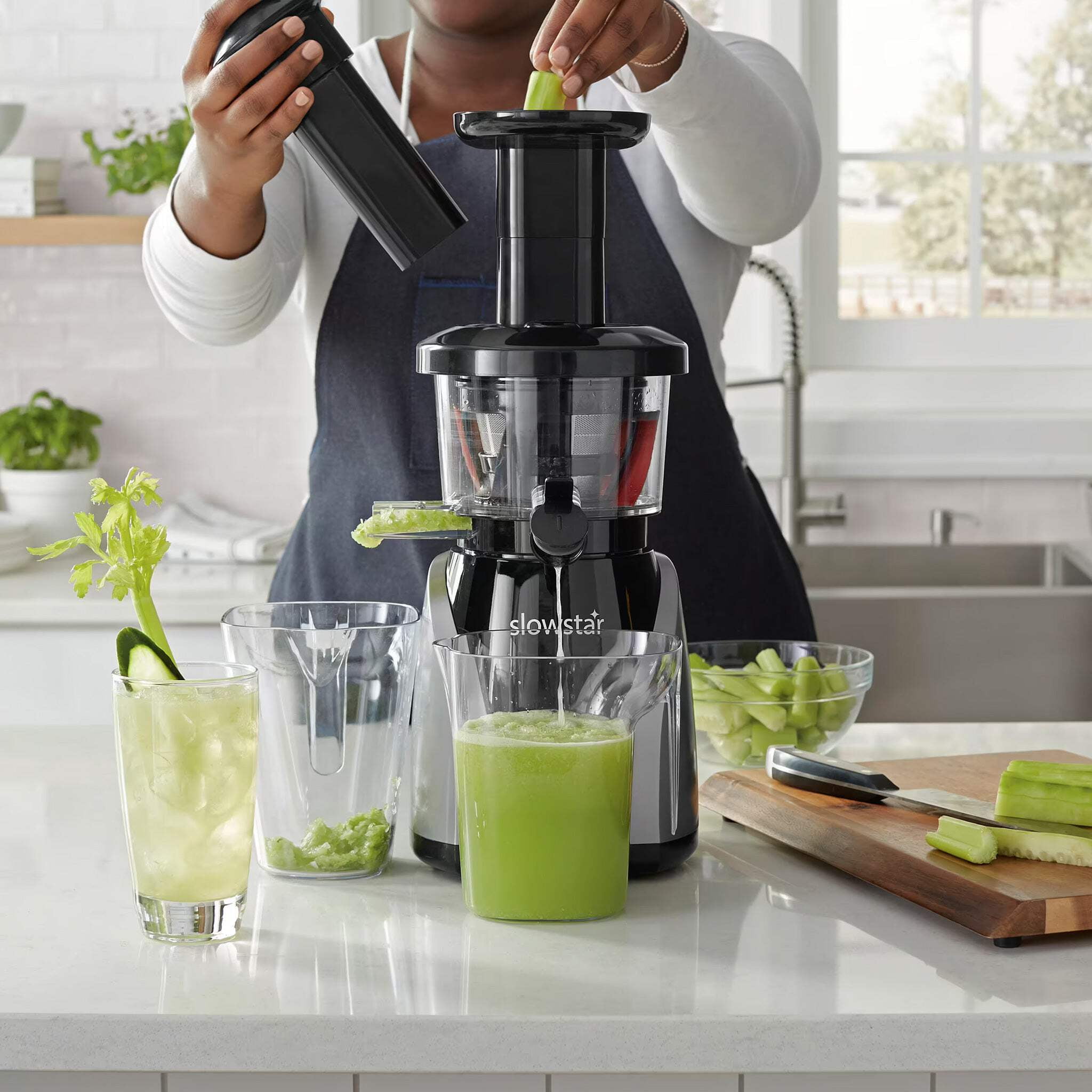 Slowstar� Vertical Slow Juicer & Mincer