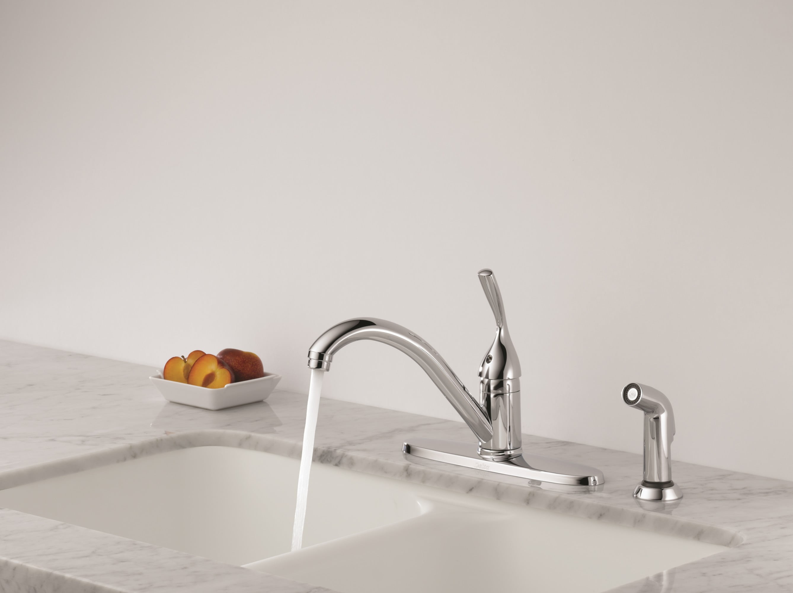 Single Handle Kitchen Faucet with Spray in Stainless 400-SS-DST