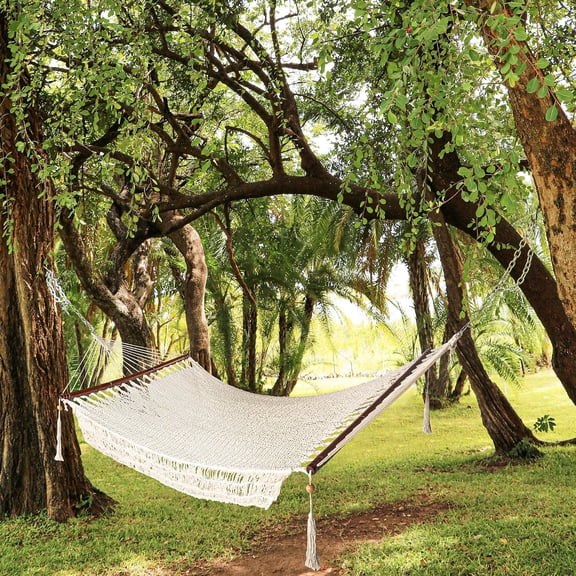1-Person Fringed Island Hammock with Cotton Rope & Wood Spreader Bar for Outdoor Relaxation