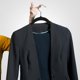 thumbnail image 5 of 30 Paquete de perchas de terciopelo premium, ropa antideslizante, traje negro con gancho giratorio de 360 ​​grados, abrigo resistente, 5 of 5