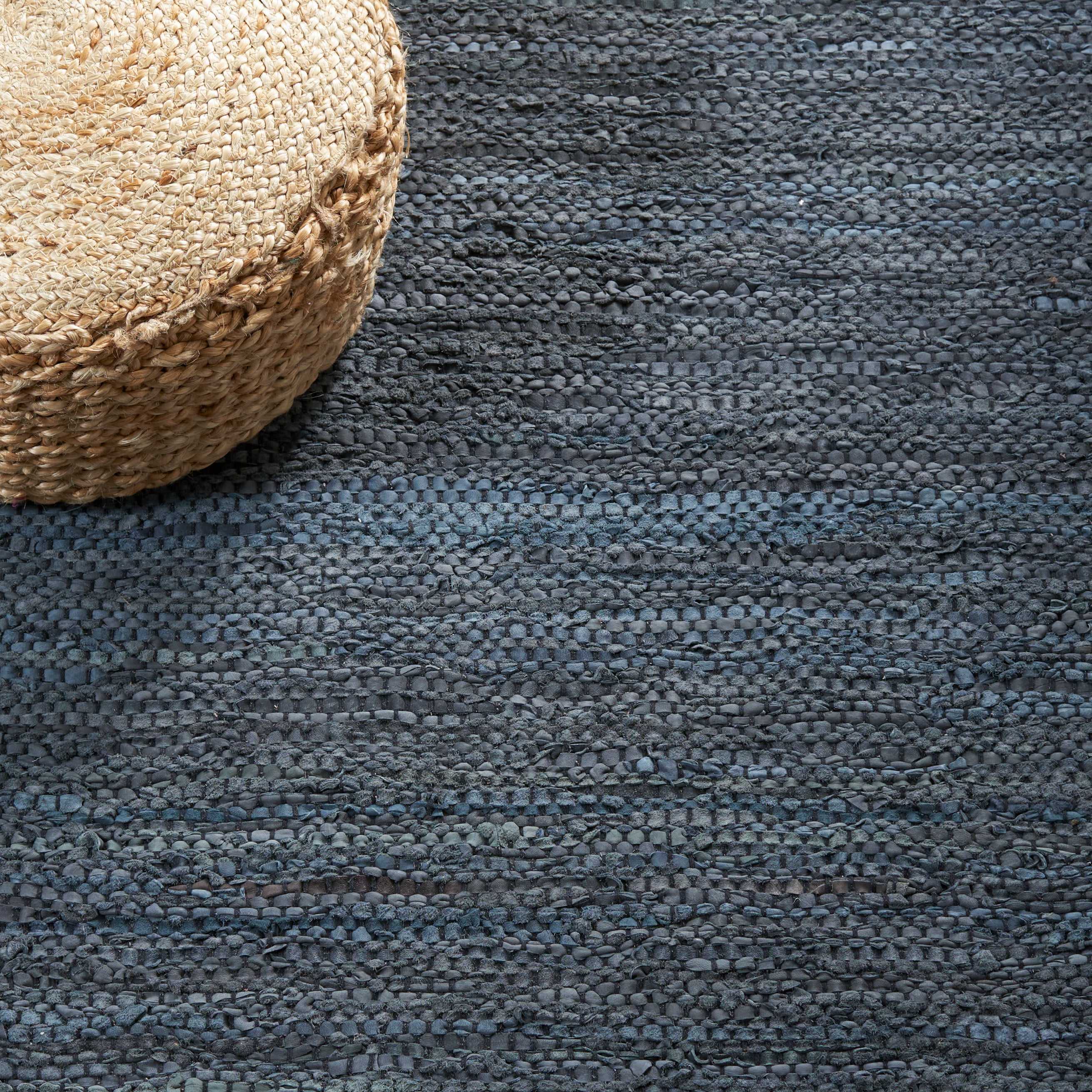 SAFAVIEH Vintage Leather Grace Striped Area Rug, Blue/Beige, 7' x 7' Square