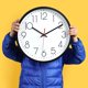 thumbnail image 3 of Reloj de pared redondo silencioso, silencioso, moderno, decorativo, compatible con cocina, oficina, casa, escuela, cafetería, 30 cm Afortunado Sencillez, 3 of 5
