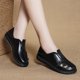 thumbnail image 1 of ¡Novedad de 2021! Zapatos de abuela bordados de piel de vaca, zapatos planos cómodos y elegantes a la moda para mujer, zapatos planos antideslizantes de gran tamaño, zapatos holgados para mamá 42 Gao Jinjia LED, 1 of 2
