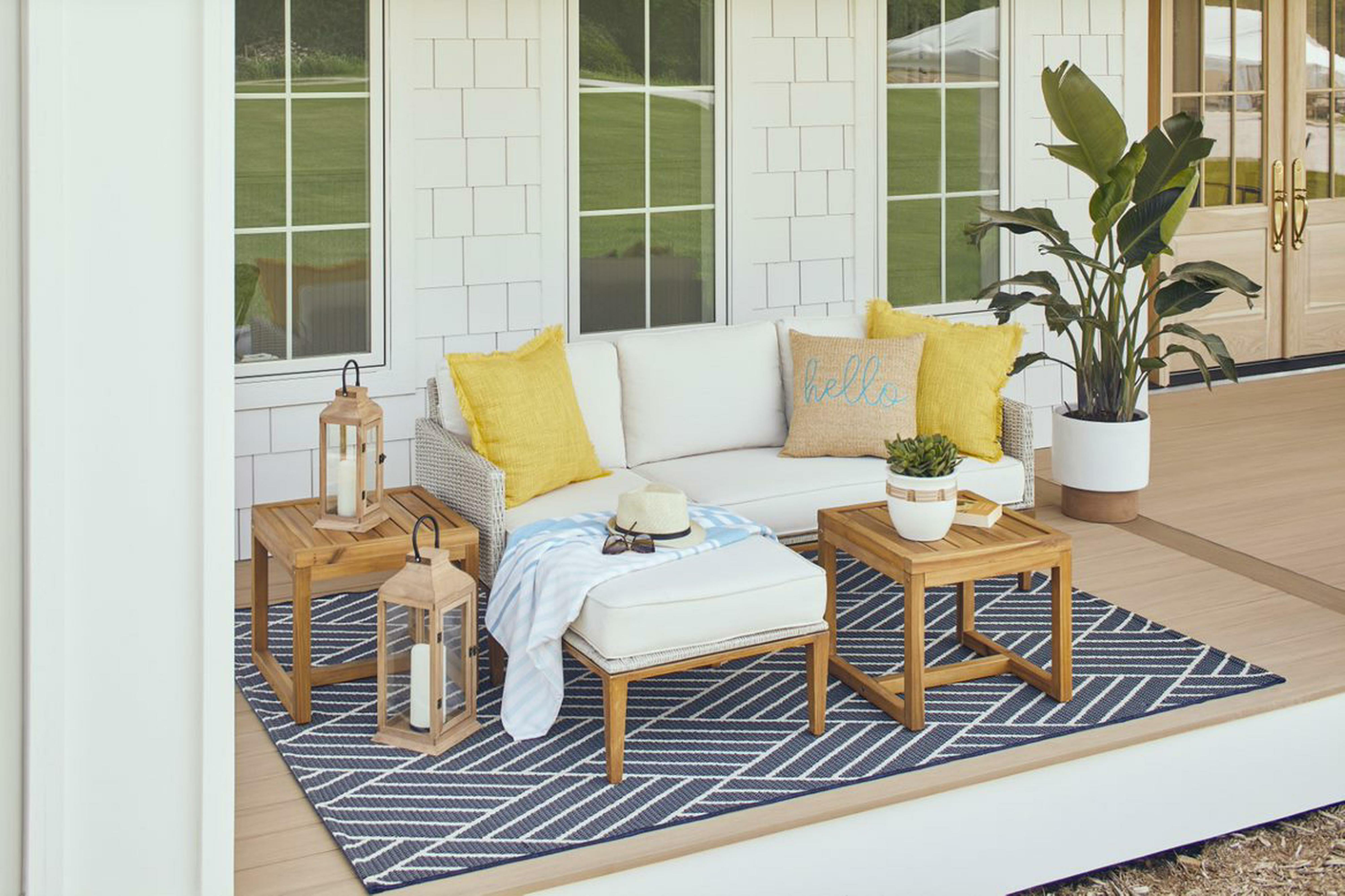 Better Homes & Gardens Outdoor Davenport 5pcs Sofa Lounger with Two Acacia Wood Table with Cushions - White