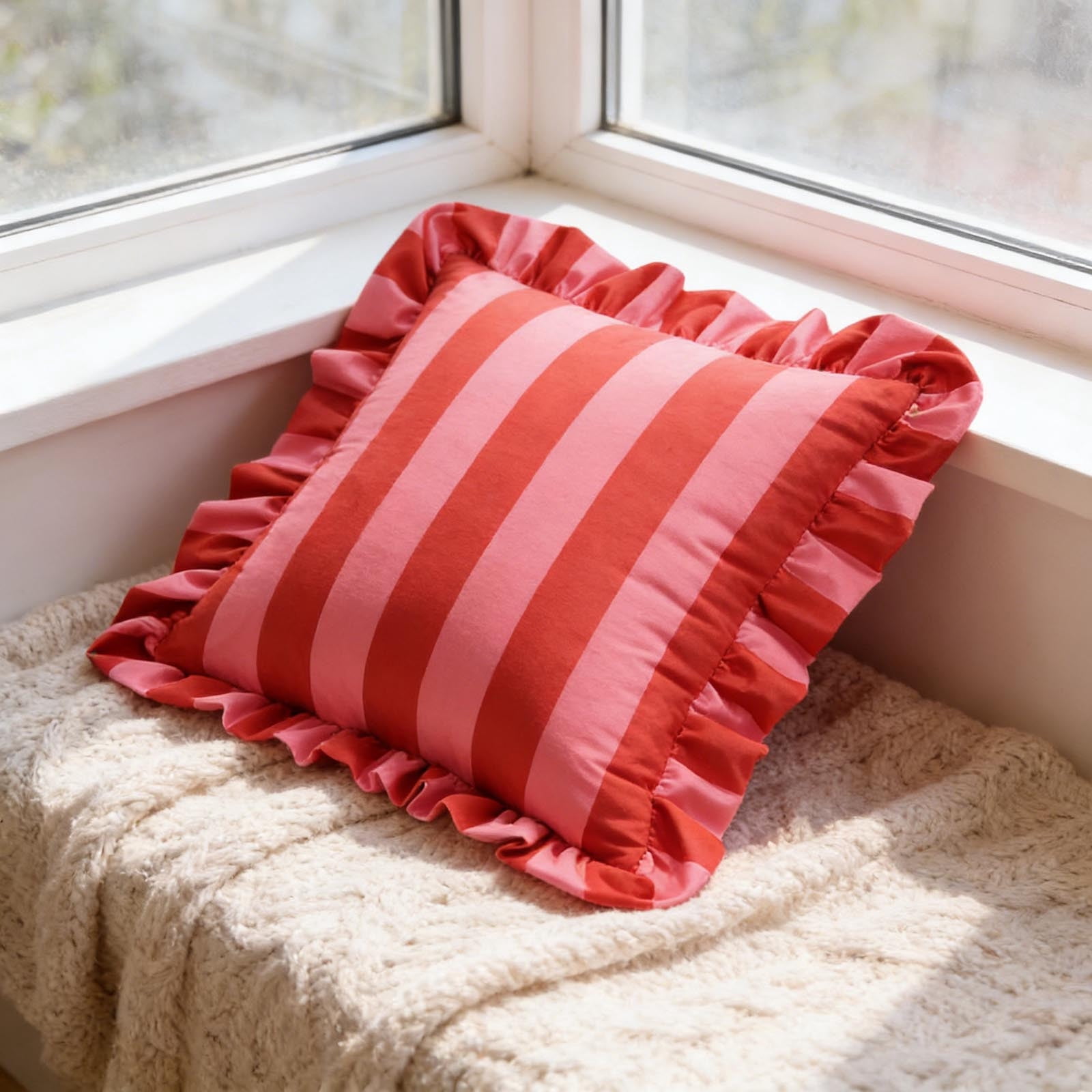 Outdoor Throw Pillows, Velvet Decorative Pillows, Ruffled Decorative Pillows (with filling), Perfect for Sofas, Bedrooms, and Living Rooms—Soft Home Textile Accessories