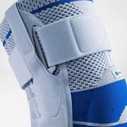 Bauerfeind GenuTrain S Hinged Knee Brace – Medial and Lateral Support for Knee Instability and Arthritis