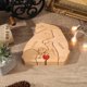 thumbnail image 5 of Adorno de Oso de Madera Personalizado XINYU con 2 a 8 Nombres de Familia, 5 of 7