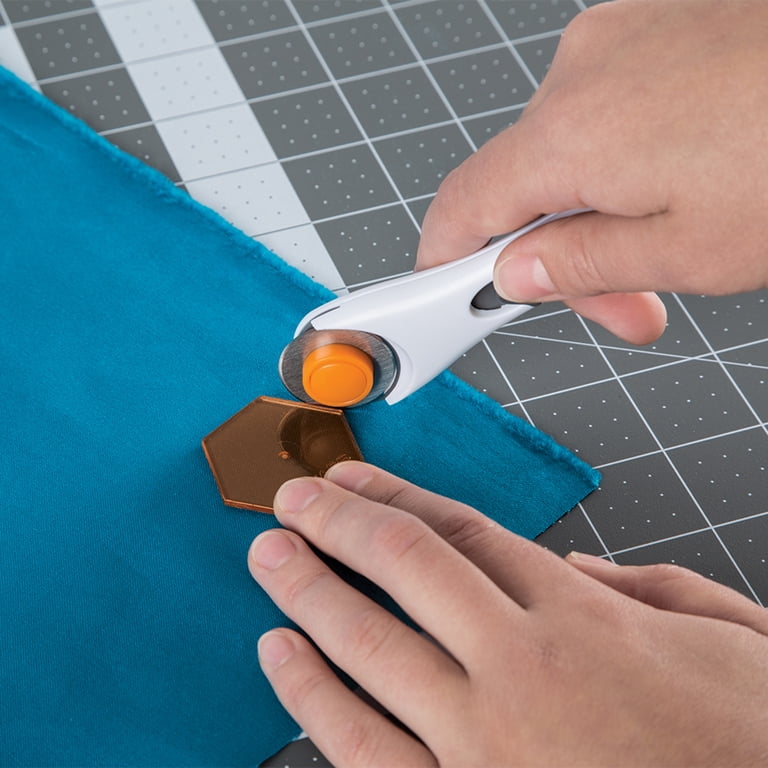 Fiskars Squeeze Punch And Acrylic Template-1