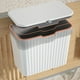 thumbnail image 3 of Contenedor de compost para interiores con gancho y tapa deslizante, abierto, estable, para colgar basura Blanco 7L, 3 of 9