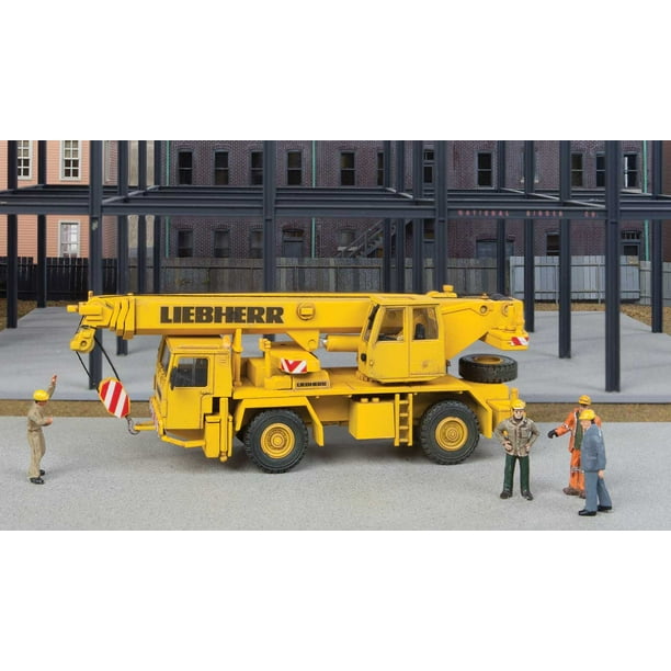 Walthers SceneMaster HO Scale TwoAxle Truck Crane Construction Vehicle