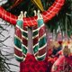 thumbnail image 4 of Pendientes DE aro ZHAOCHENG con esmalte dorado adorno NAVIDEÑO, 4 of 5