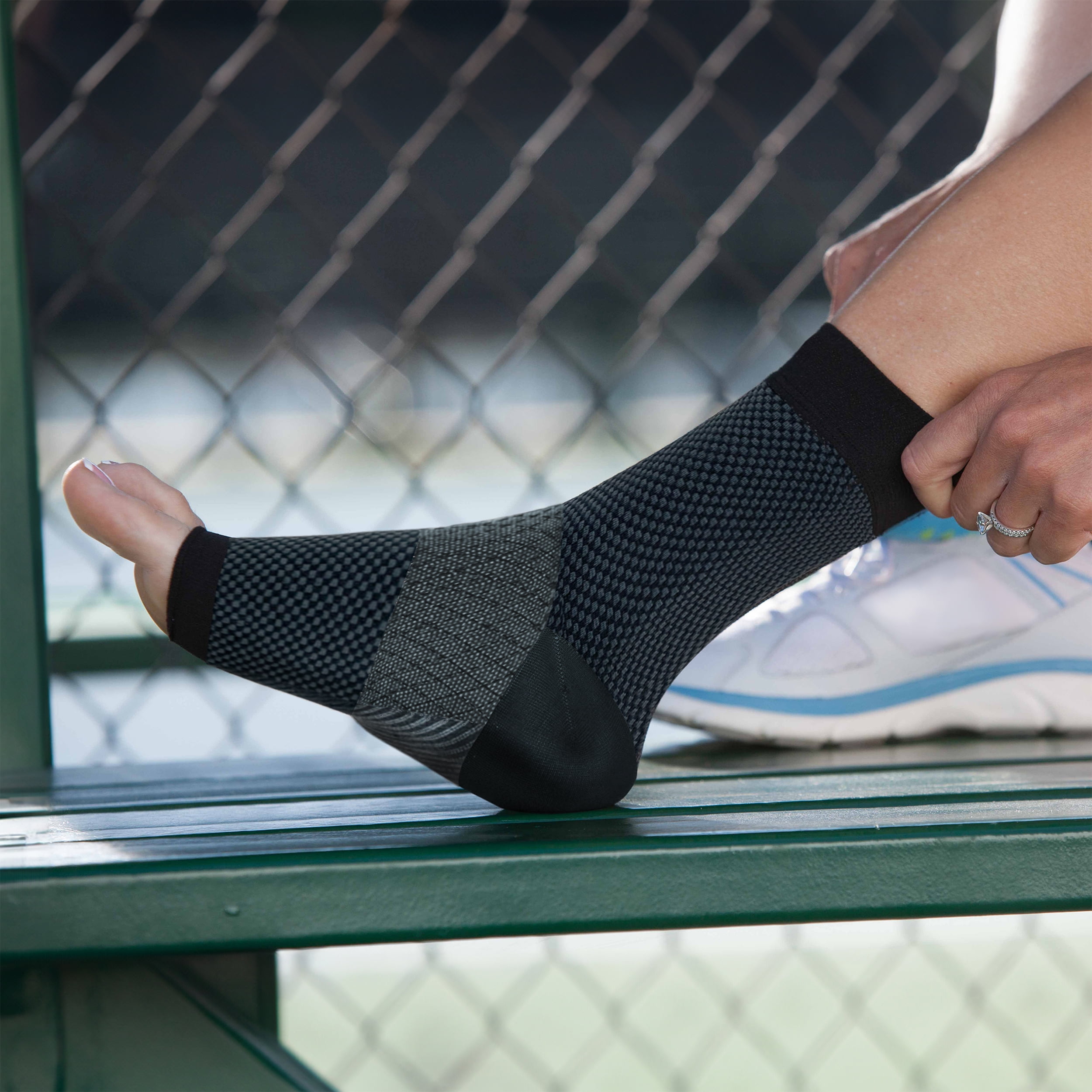 Copper Fit® HEEL RELIEF Sleeve | Arch Compression, Heel Cushion | 1 Pair | Unisex