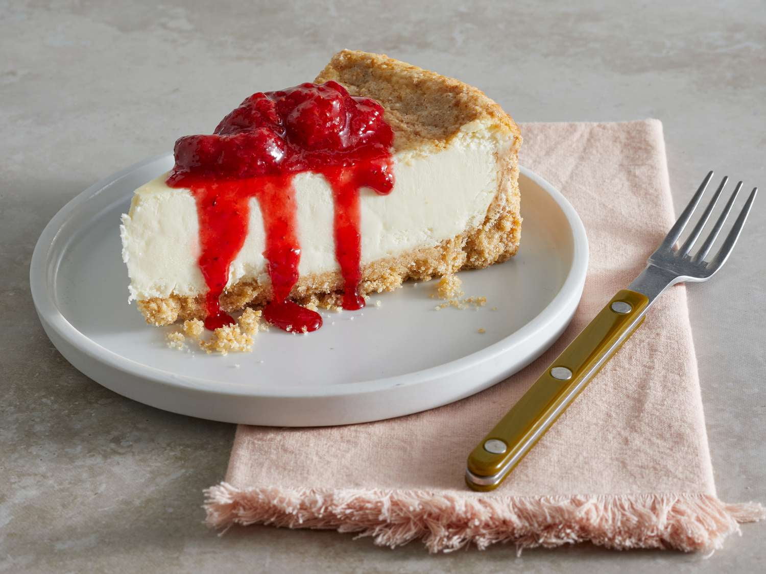 Bits N Things Strawberry Dessert Topping | Ice Cream, Sundaes, Pie | Kosher | 64 oz.
