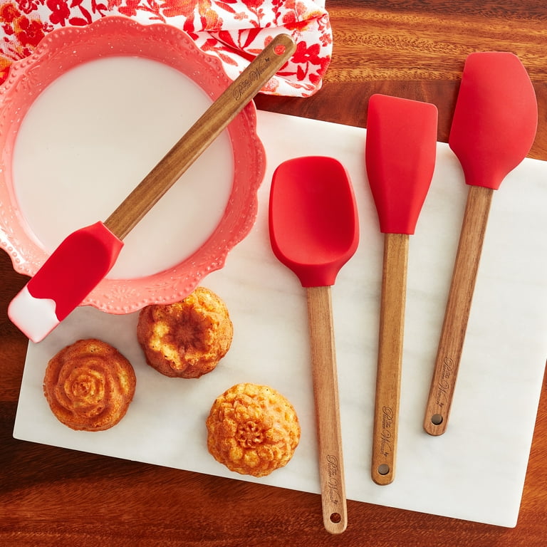 How to Separate and Clean a Wood-and-Silicone Spatula