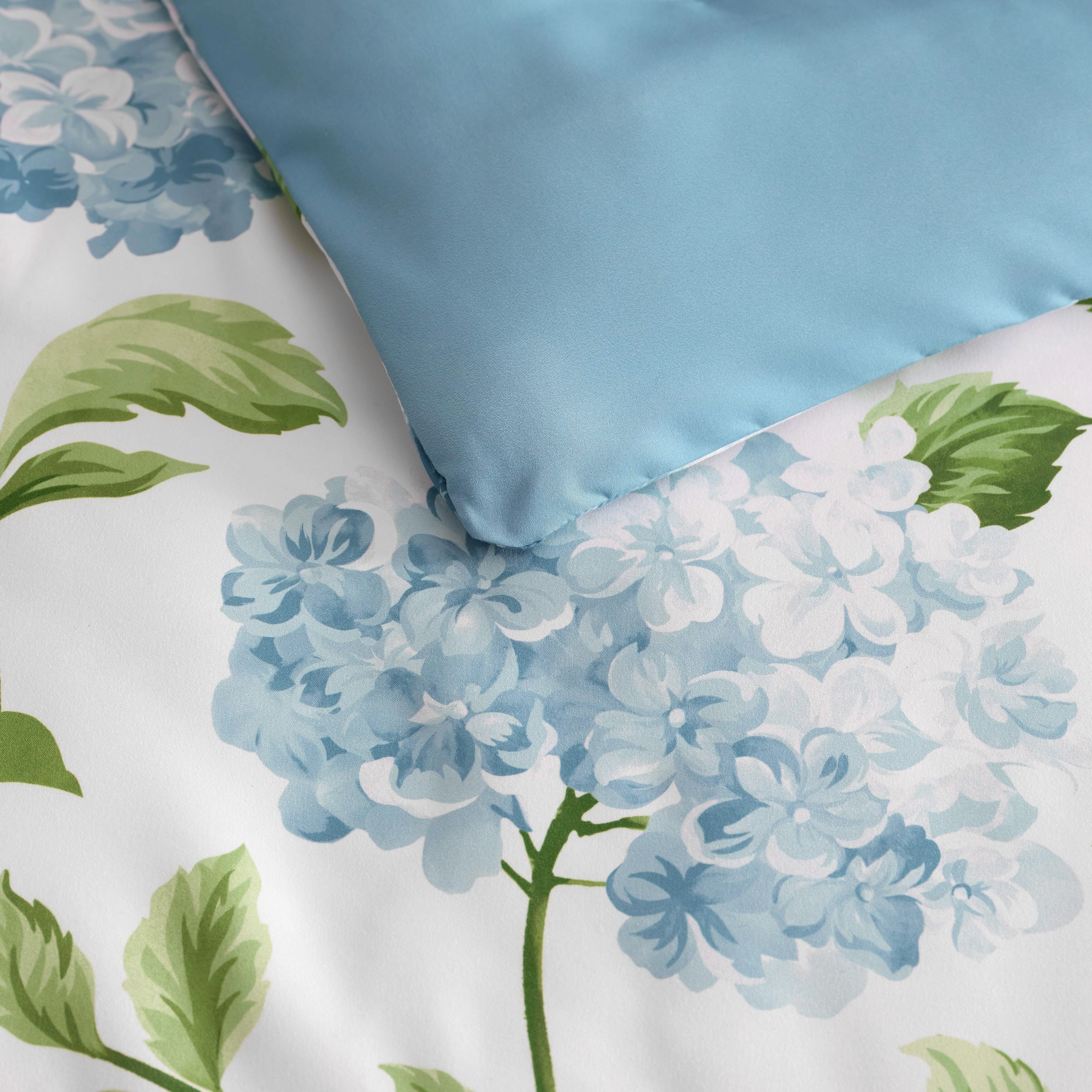 Martha Stewart Everyday Harper Hydrangea Gingham 7-Piece Microfiber King Comforter Set