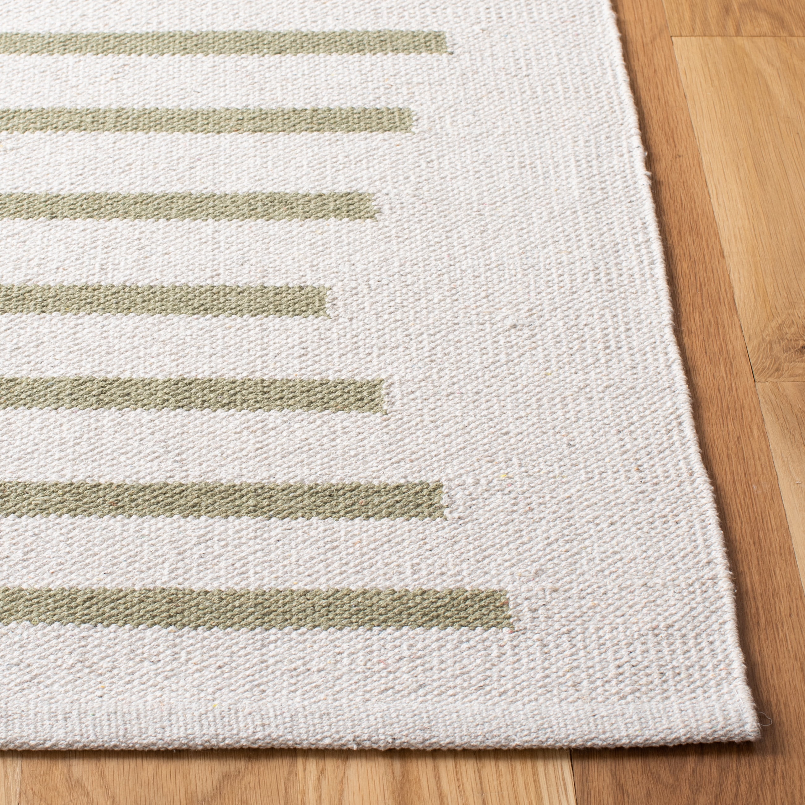 SAFAVIEH Montauk Amadine Striped Cotton Area Rug, Ivory/Light Green, 9' x 12'