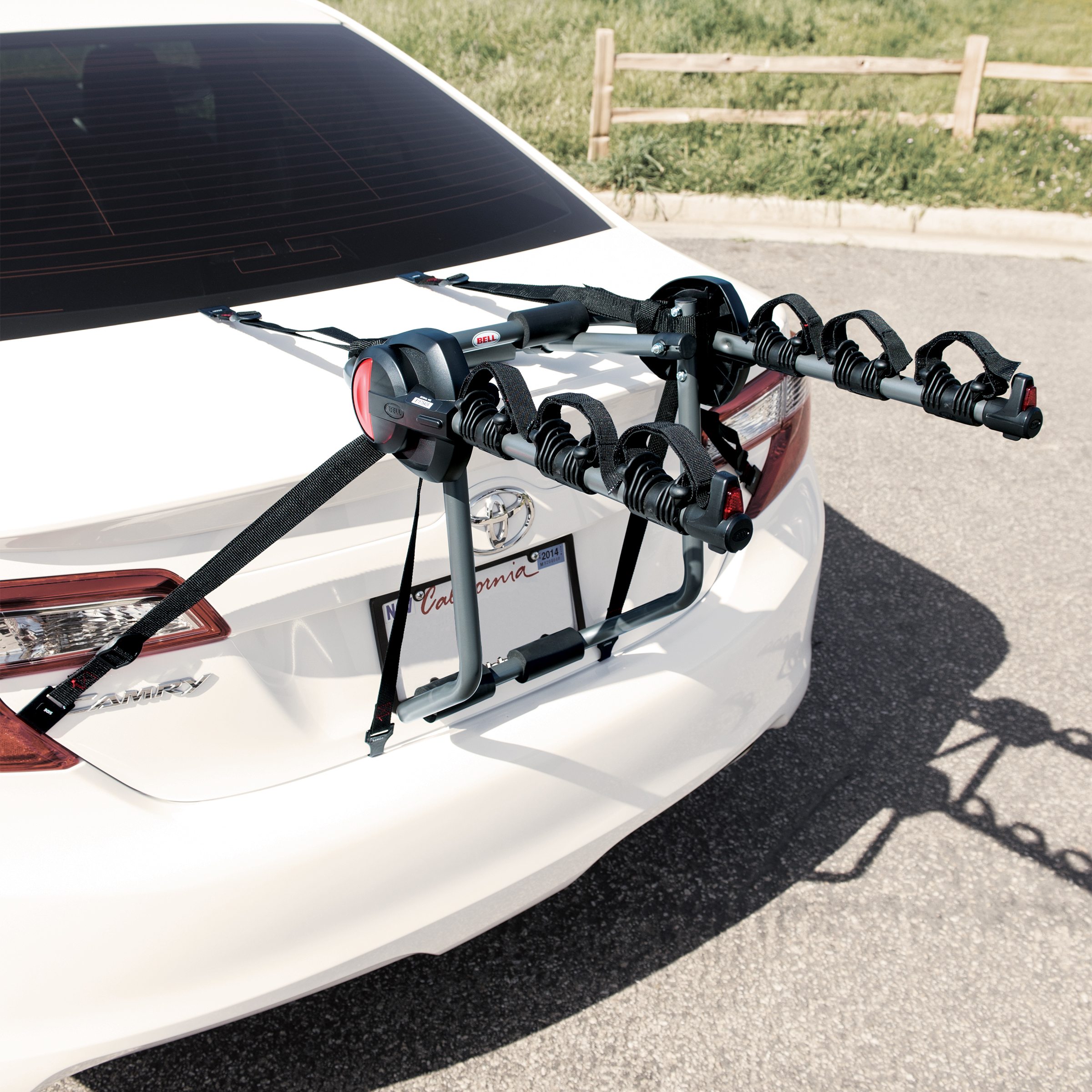 Bell Sports Cantilever 300 3-Bike Trunk Rack photo 2