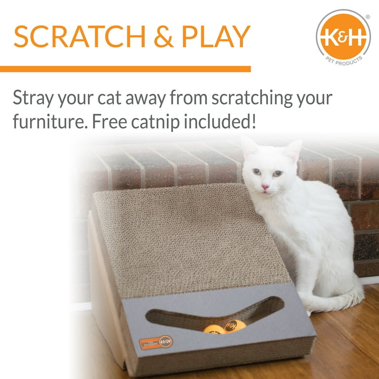 Scratch ramp for clearance cats