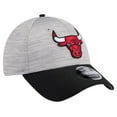 thumbnail image 3 of Men's New Era Heather Gray/Black Chicago Bulls Active Digi-Tech Two-Tone 9FORTY Adjustable Hat, 3 of 6