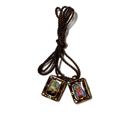 Miniature deluxe scapular. Escapulario de lujo miniatura