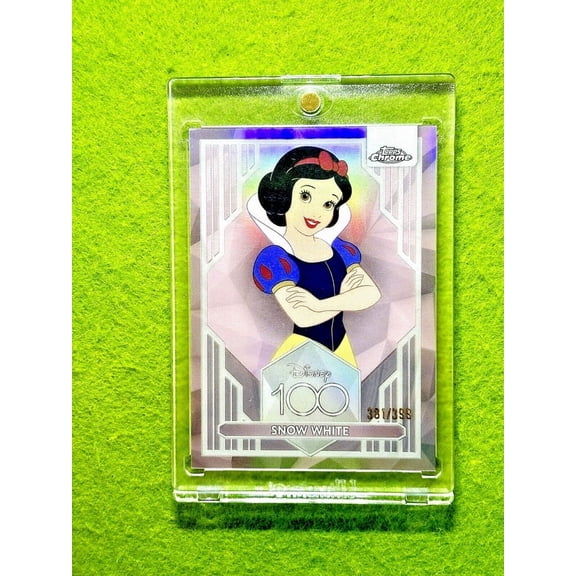 Snow White DISNEY 100 PINK REFRACTOR # /399 SP CARD 2023 Topps Chrome Disney 100