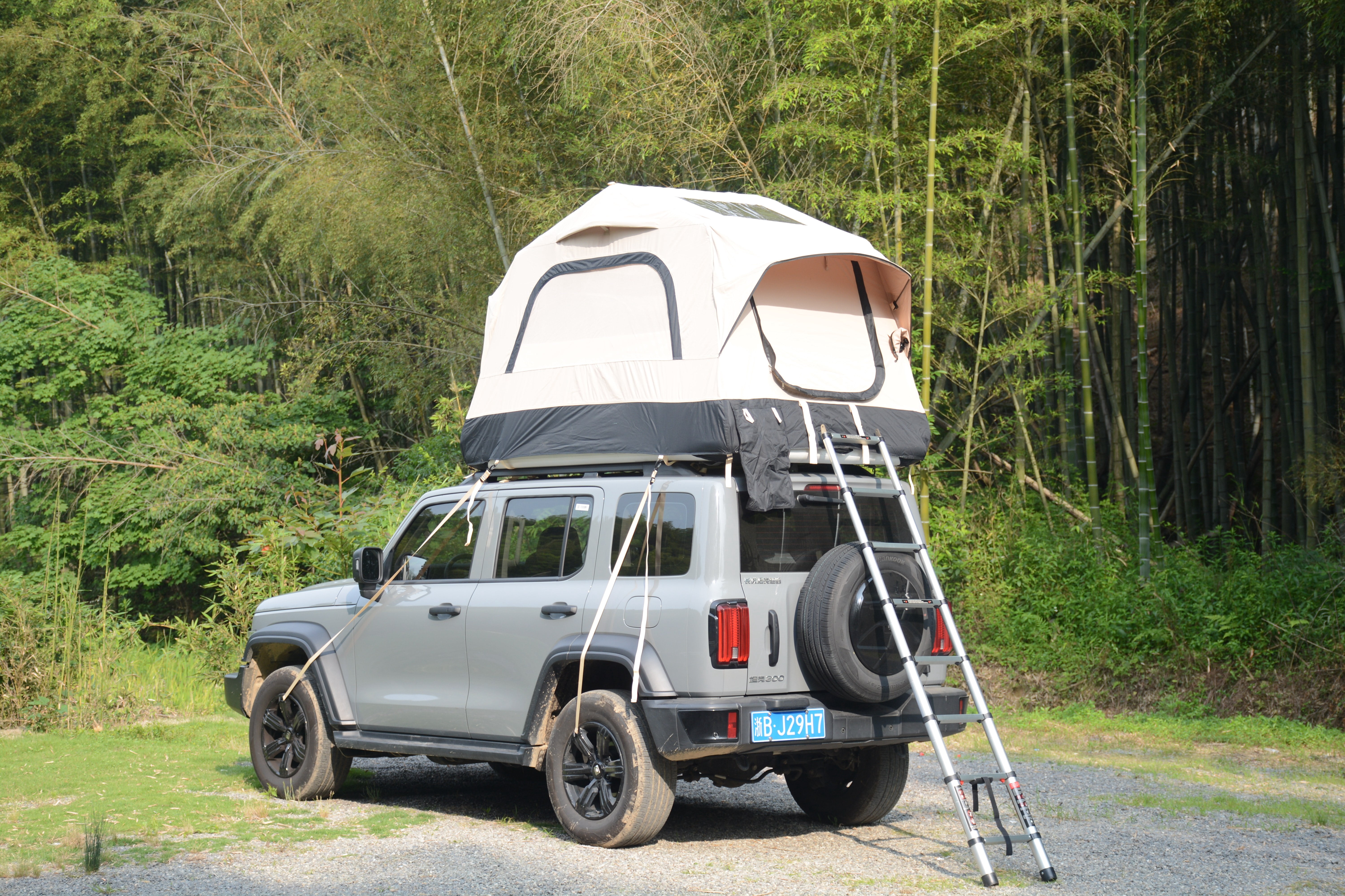 Car Roof Tent Truck Roof Tent, Car SUV Roof Tent Inflatable,Roof Top Tent Camping for 2 Person,Easy to Set Up,Roof Top Tent for Car