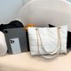 thumbnail image 4 of Bolsos de hombro para mujer Cadenas de moda Bolsos de diamantes de PU Bolsos cruzados (Blanco), 4 of 9