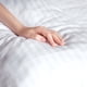thumbnail image 2 of Almohada Dúo Pack Premium de Microgel King Size, 2 of 4